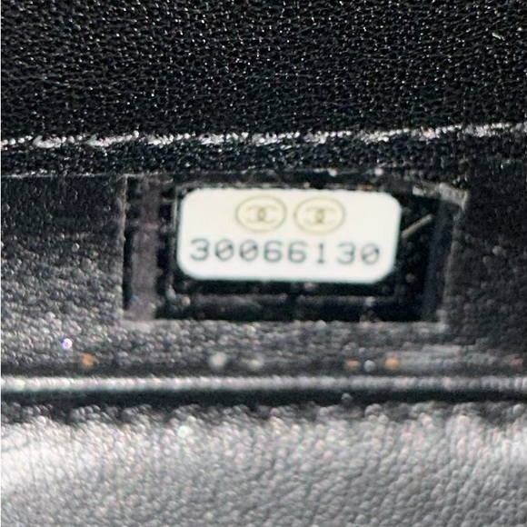 CHANEL Large Filigree Tan and Black Quilted Caviar Women's Bag - Picture 9 of 11